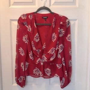 Red Express crop blouse long sleeve with elastic wrists. S/P small petite